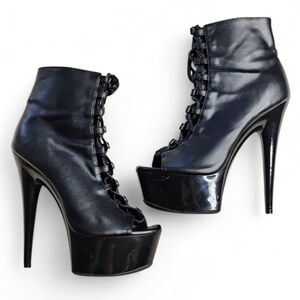 Crowd Pleaser Black High Heel Stilletos Ankle Boots Women's Size 6 Sexy Dancer